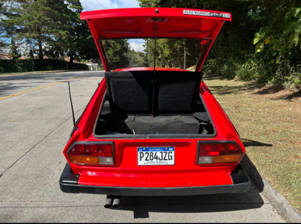 1982 Alfa Romeo GTV6 2.5L edición limitada Balocco SE (numerado) - Imagen 9