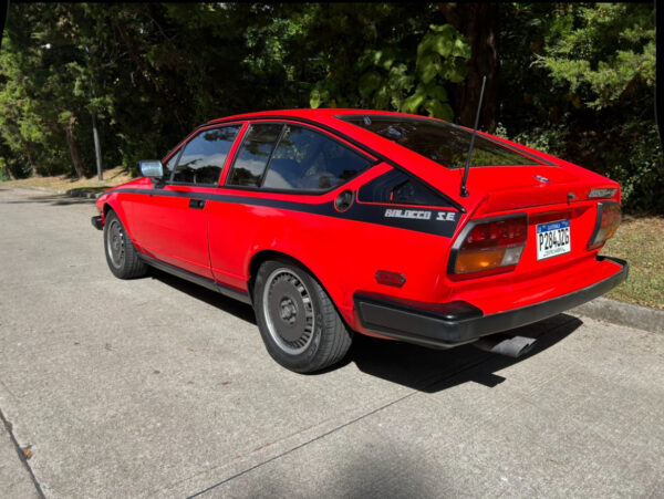 1982 Alfa Romeo GTV6 2.5L edición limitada Balocco SE (numerado) - Imagen 7
