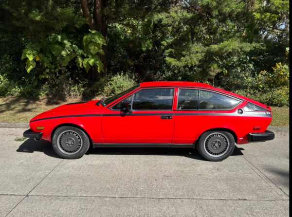 1982 Alfa Romeo GTV6 2.5L edición limitada Balocco SE (numerado) - Imagen 6